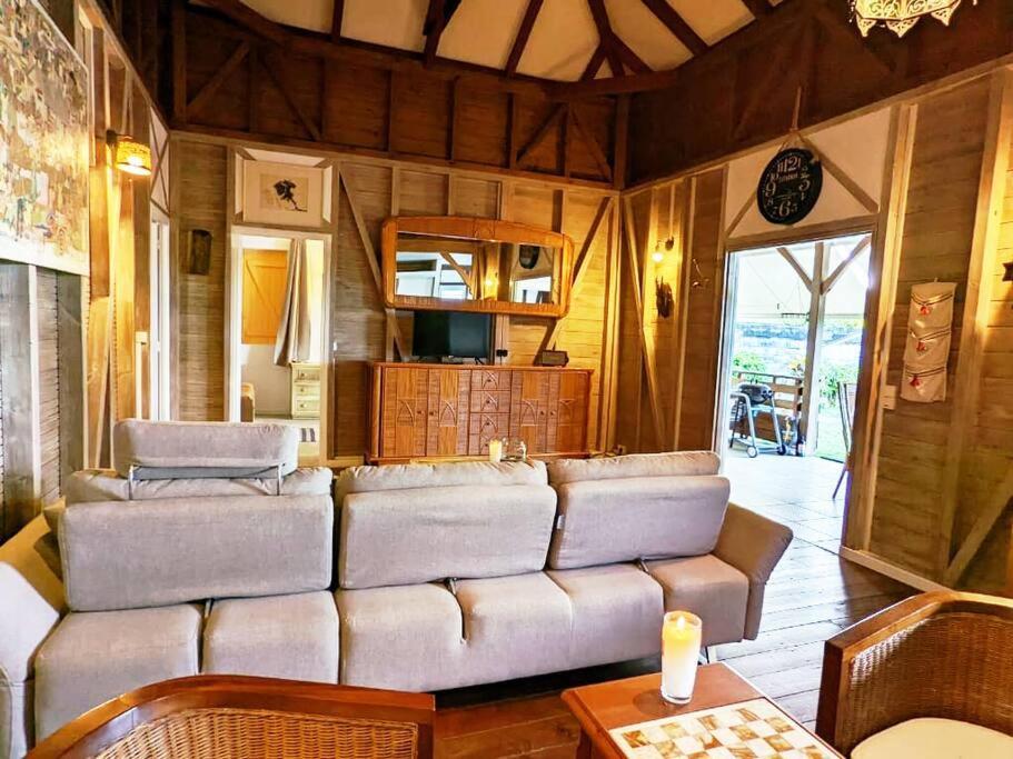 Charmante Villa Creole Climatisee, Jardin Tropical Et Piscine Prives Lamentin Exterior foto