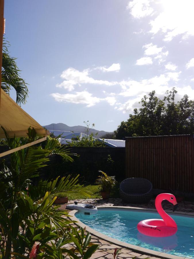 Charmante Villa Creole Climatisee, Jardin Tropical Et Piscine Prives Lamentin Exterior foto